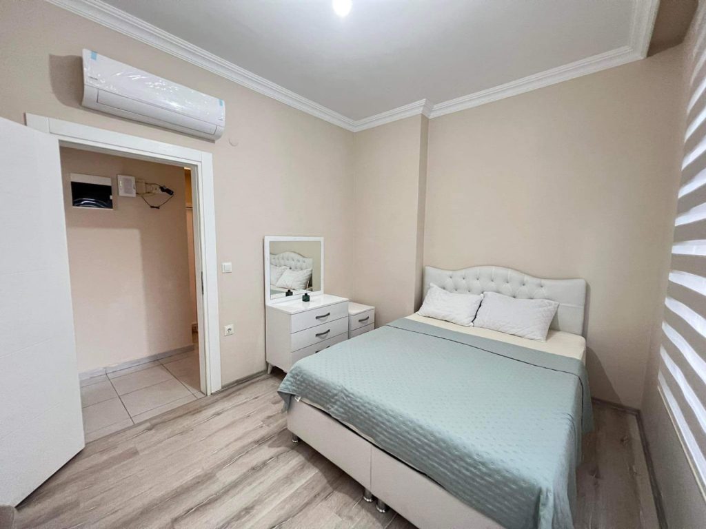 «Элегантная 2+1 Квартира всего в 200 м от Моря в Махмутларе: Идеальный Дом на Берегу»